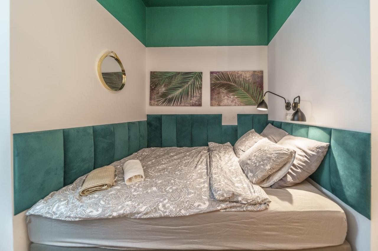 Bright And Spacious- Golden Apartments- Old Town Apartment *