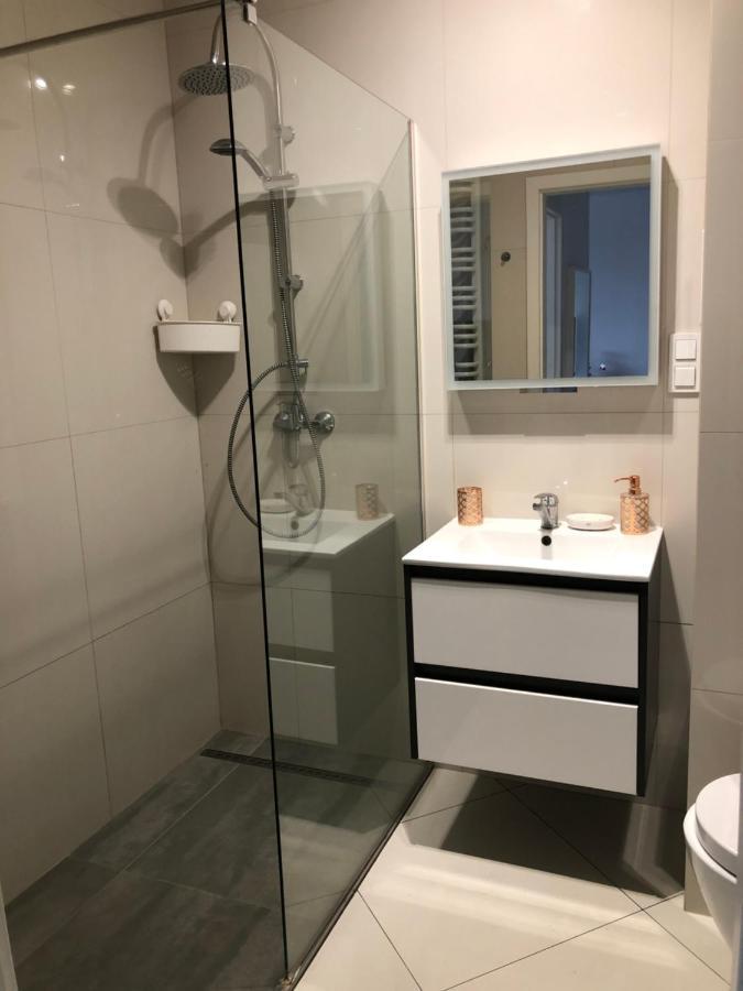 Apartamento Metro Slodowiec, Free Parking Zeromskiego 1 Cmkp- 5 Min *
