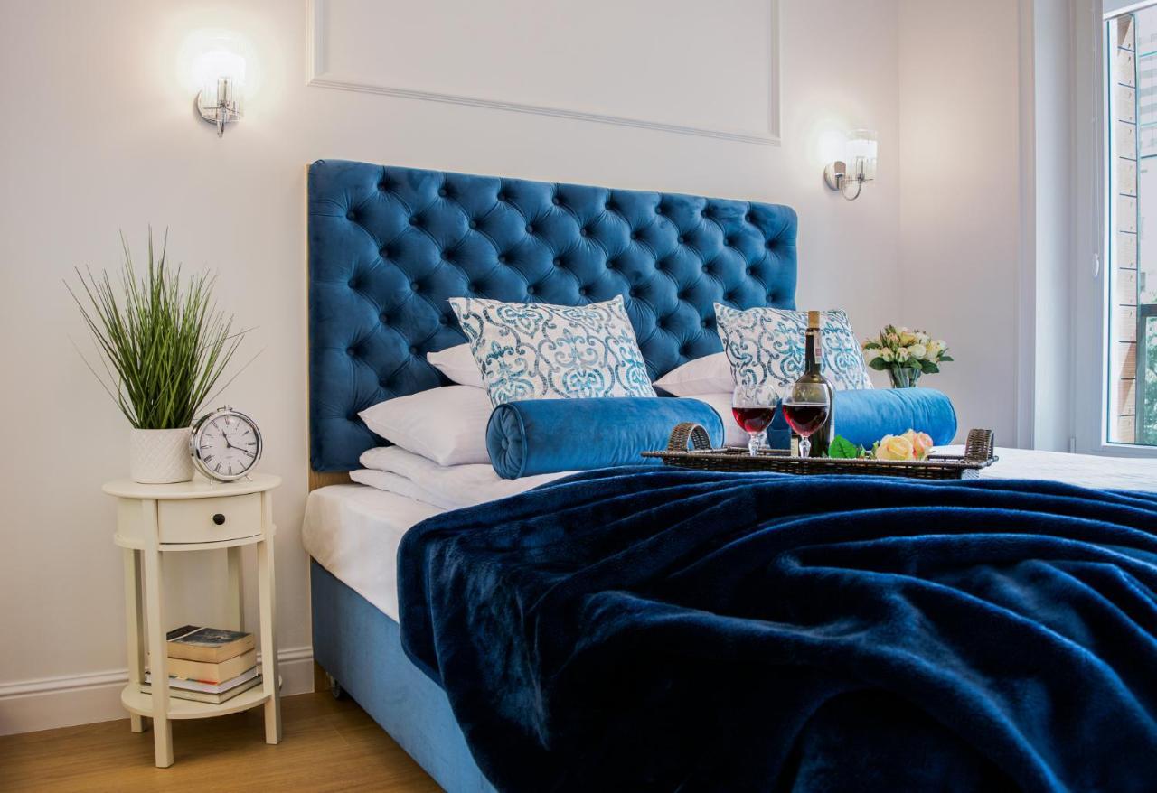 Seasons By Alluxe Boutique Warsaw