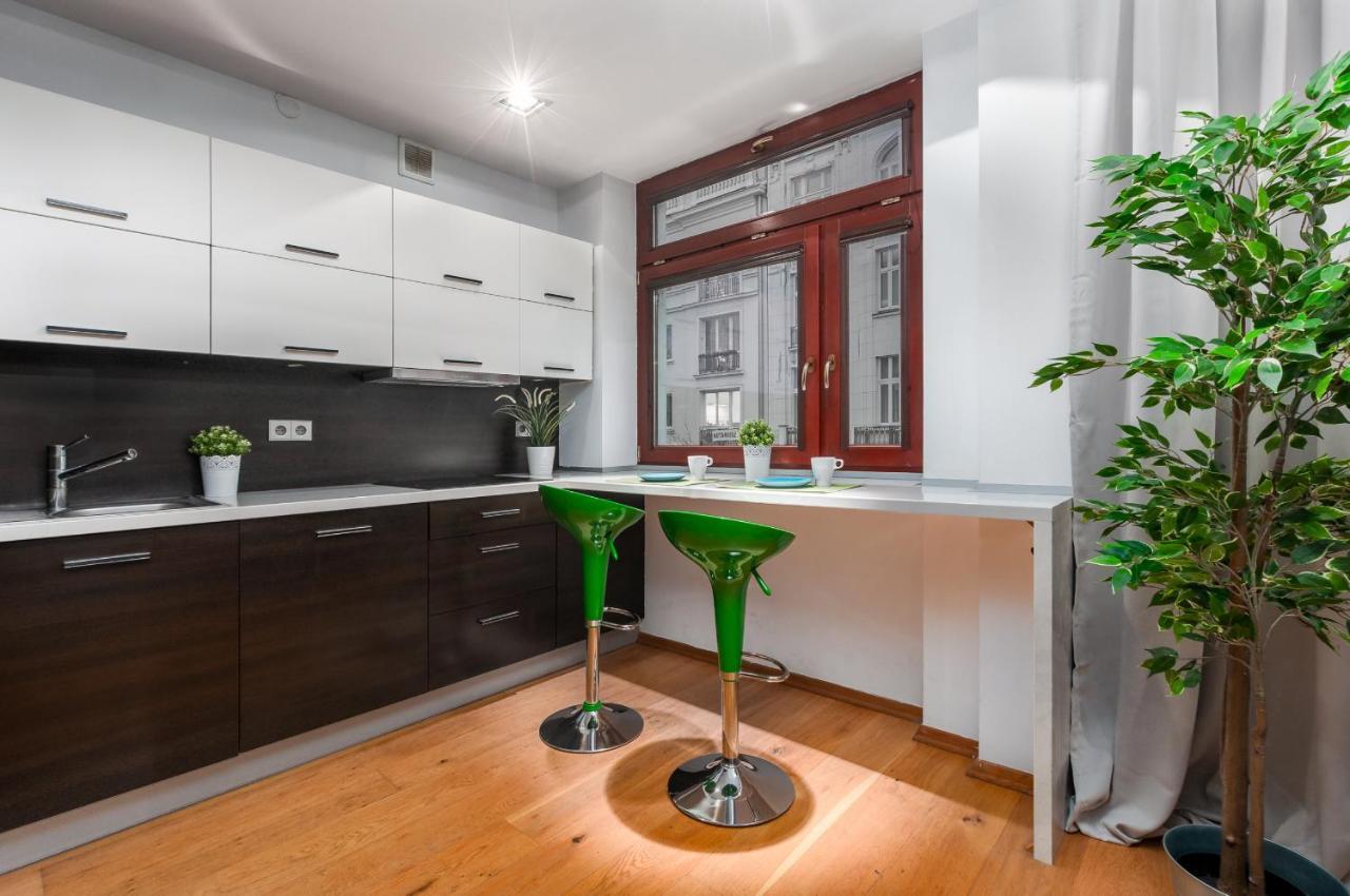 Apartment Hoza City Center By Renters Warsaw