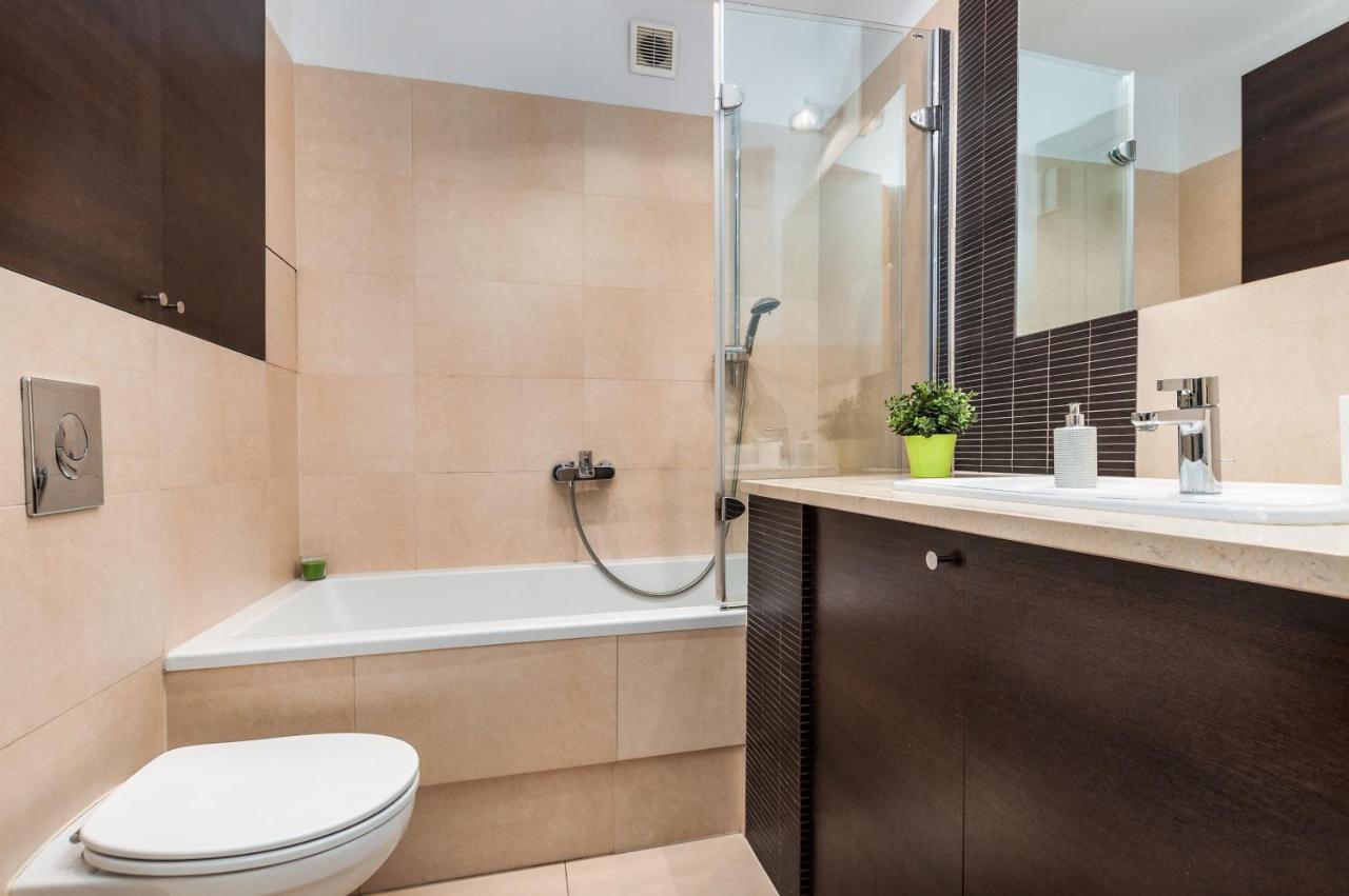 Hoza City Center By Renters Apartment Warsaw
