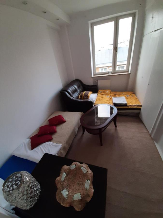 Apartment Rooms In Centrum Warsaw