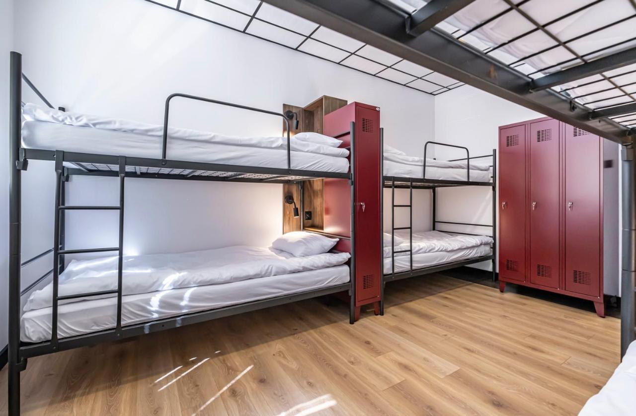 Vola Hostel *