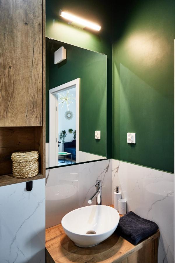 Apartment Prymasa Tysiaclecia 83a
