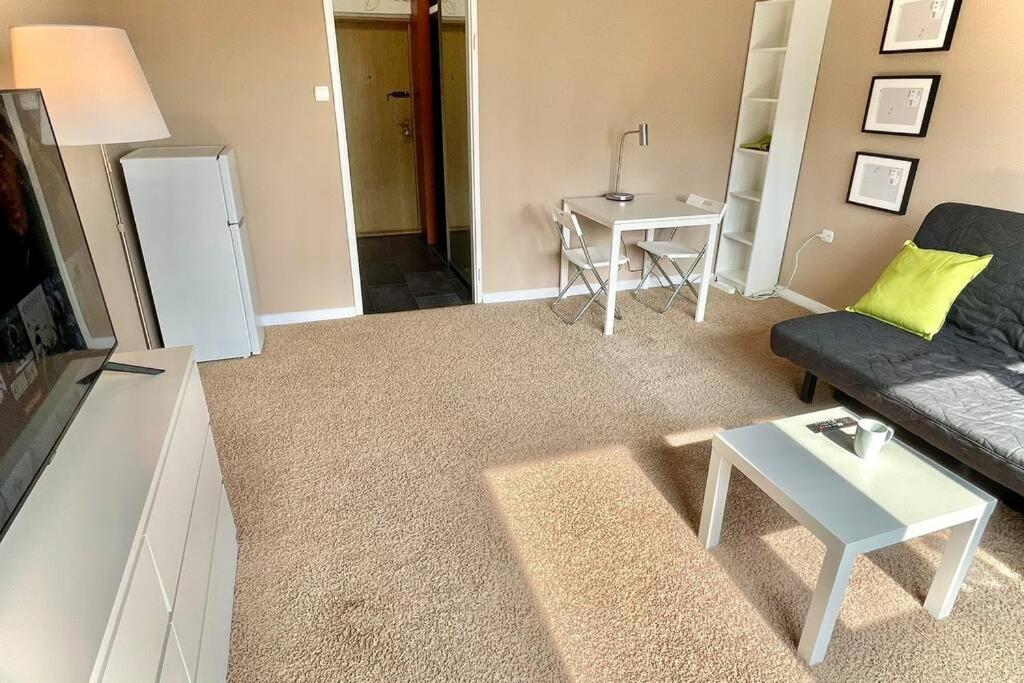 Aircondition 2, 2xmetro Wifi 50'tv Netflix Hbo Appletv Apartament Warszawa