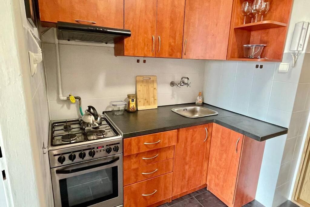 Aircondition 2, 2xmetro Wifi 50'tv Netflix Hbo Appletv Apartament *