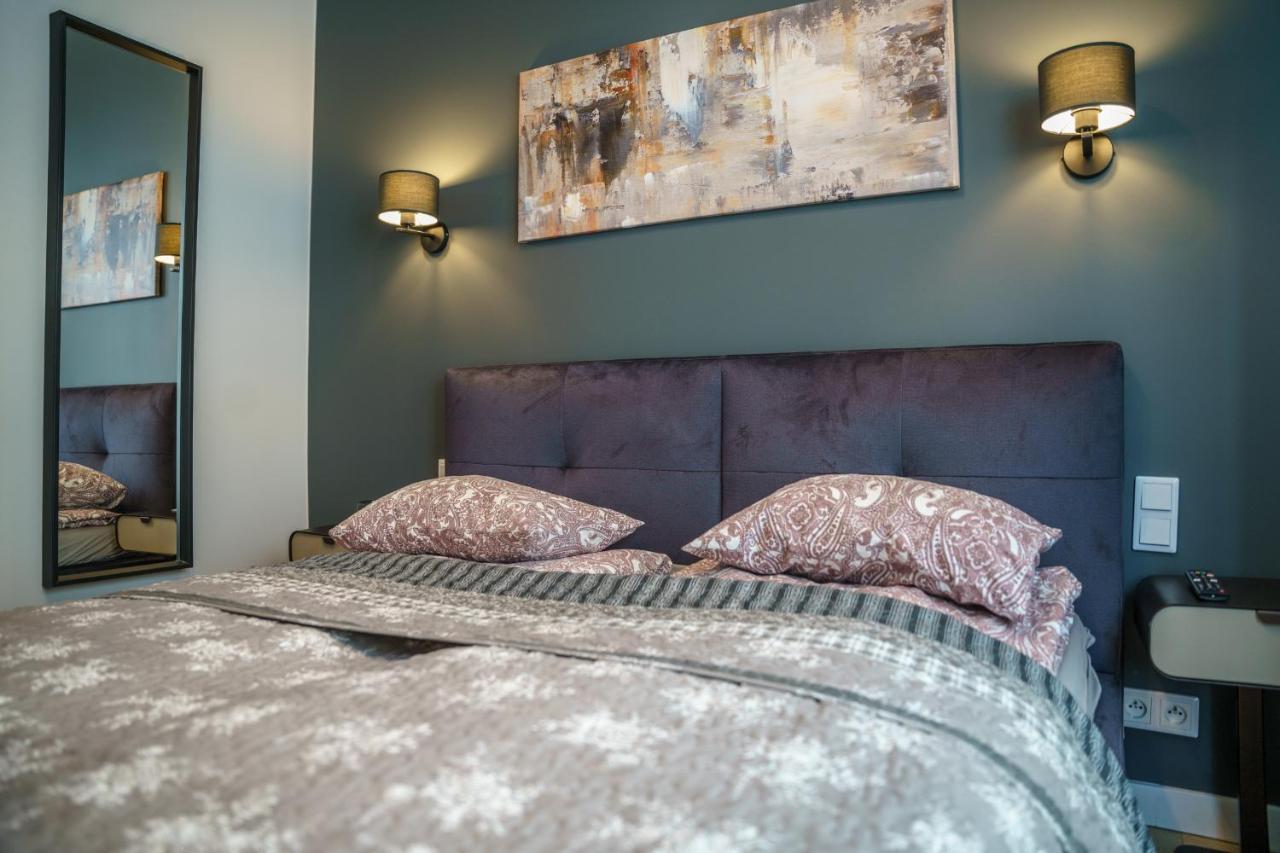 Bright And Charming- Golden Apartments- Center&s18 Apartment *