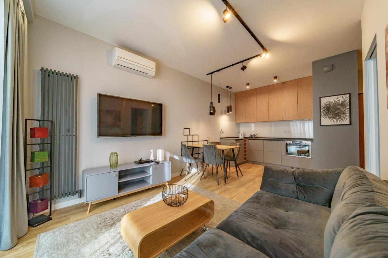 Apartment Bright And Charming- Golden Apartments- Center&s18 *