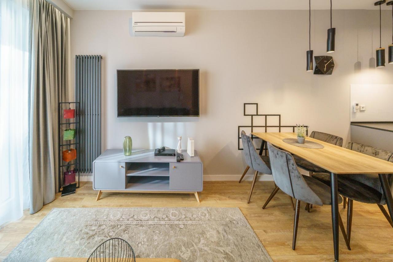 Bright And Charming- Golden Apartments- Center&s18 Apartment