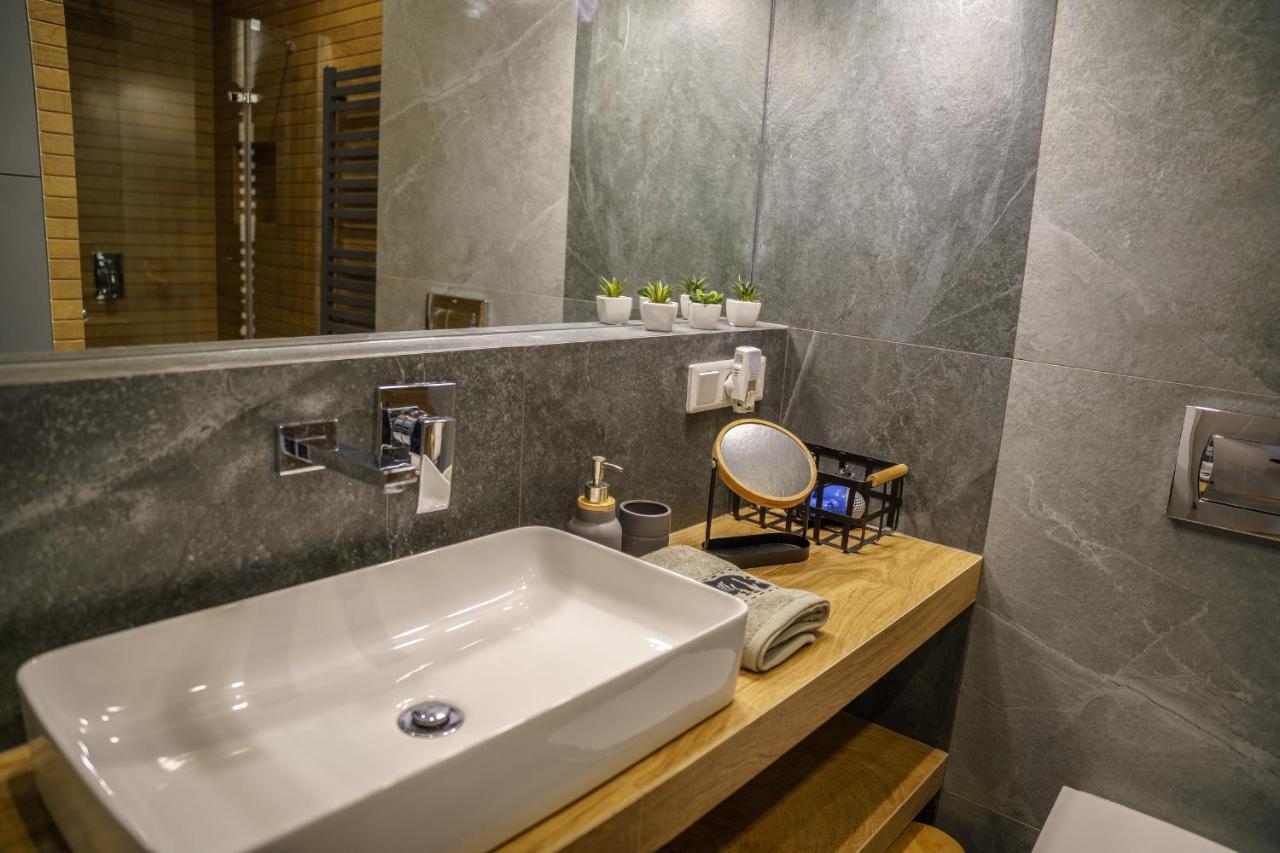 Bright And Charming- Golden Apartments- Center&s18 Apartment