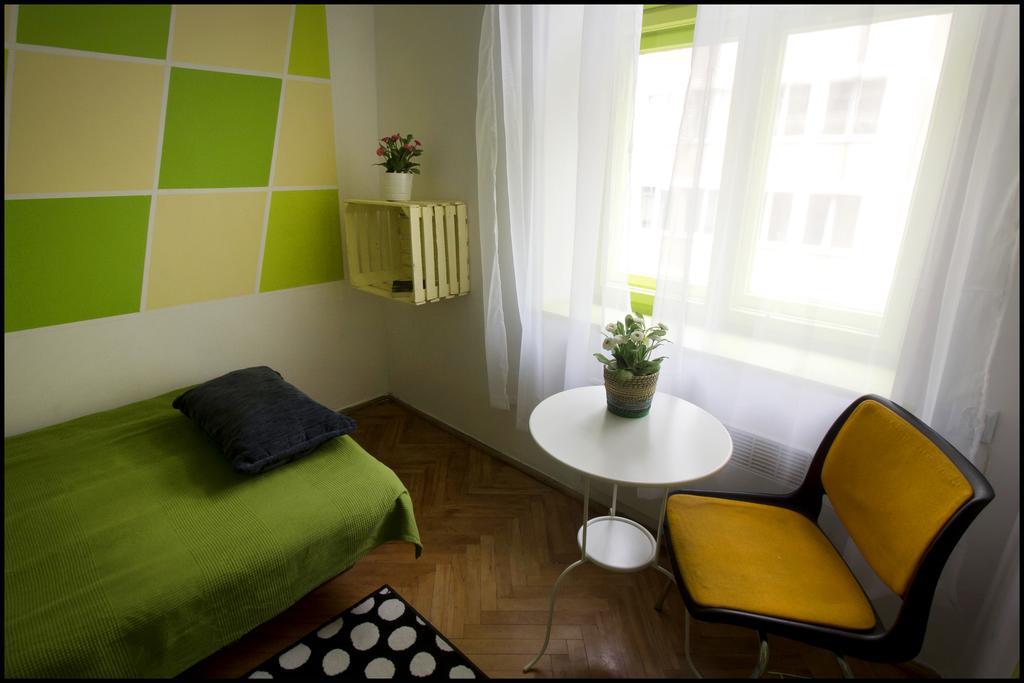 Hostel Emma *