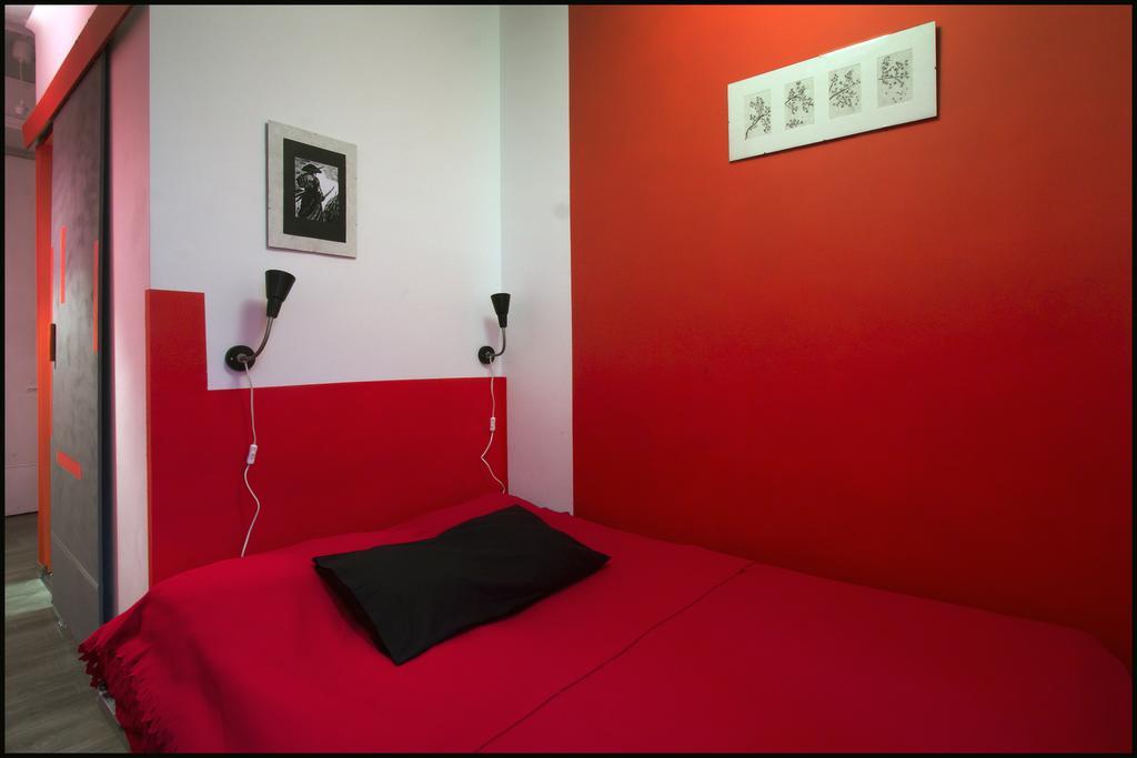 Emma Hostel *