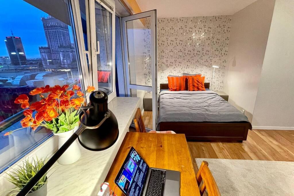 Apartment Orange Metro Fast Wifi 1gbs Big Tv Hbo Appletv Warschau