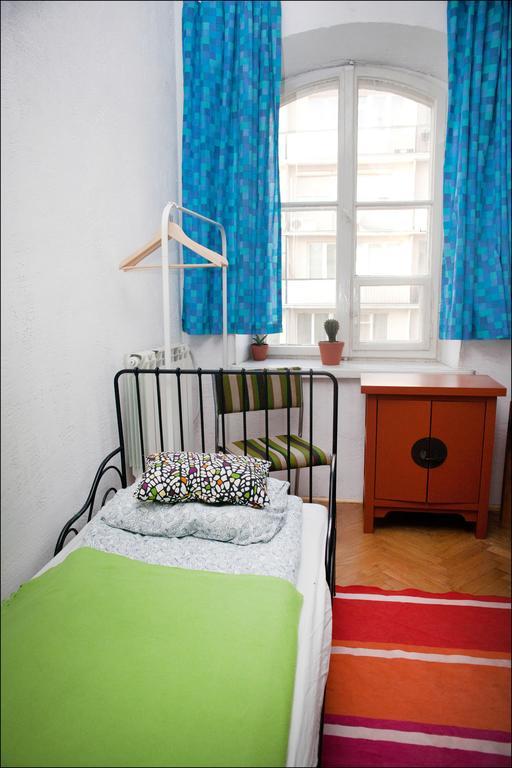 Emma Hostel *