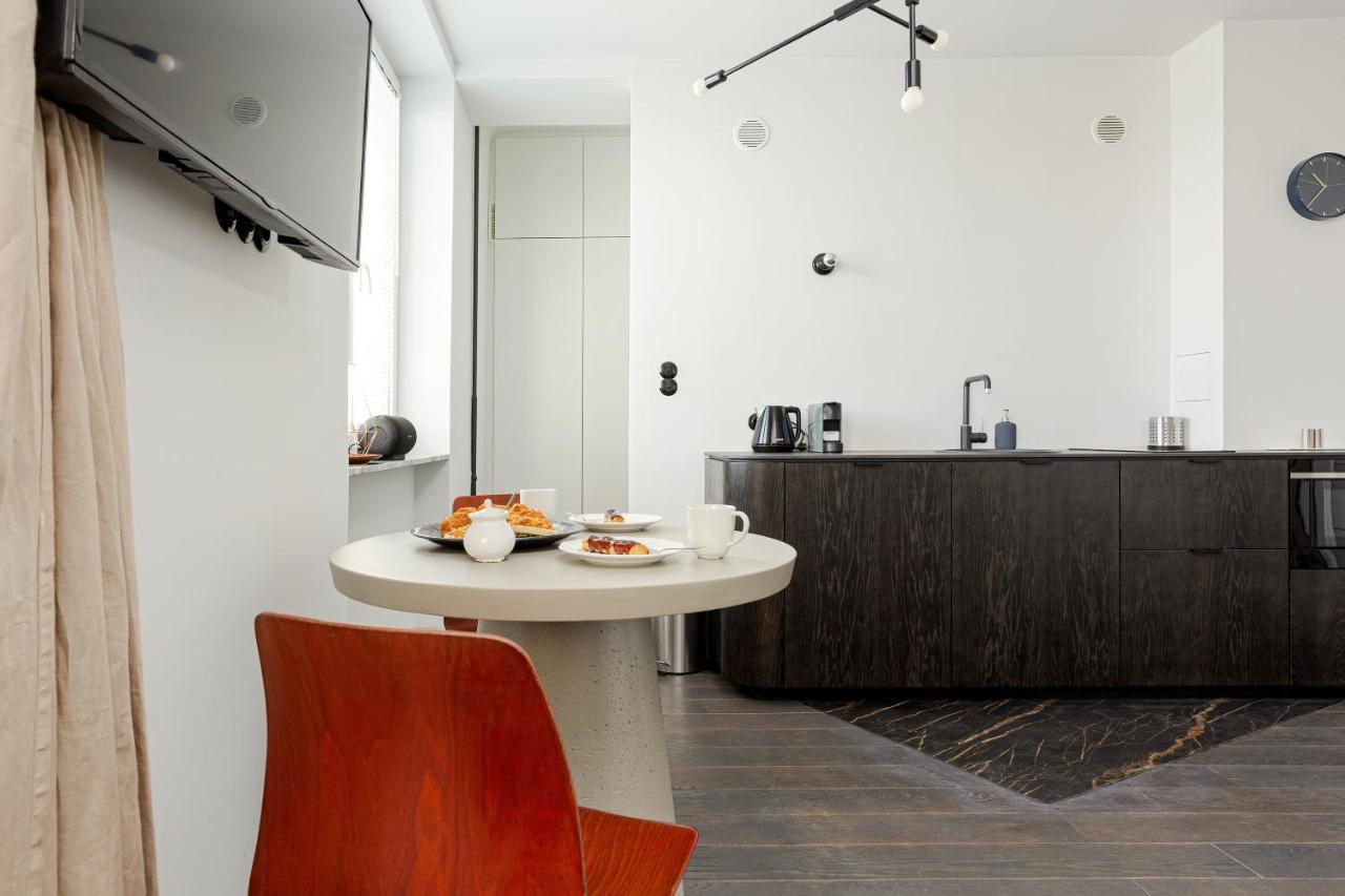 Marszalkowska 140 In The Center Of By Renters Apartment Warsaw