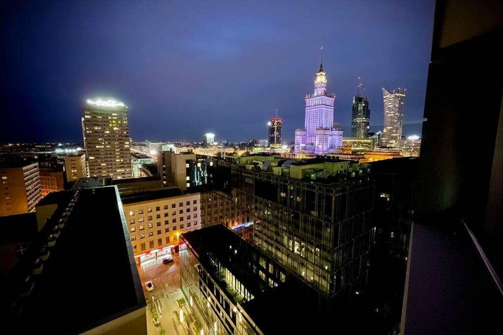 Apartment Orange Metro Fast Wifi 1gbs Big Tv Hbo Appletv *