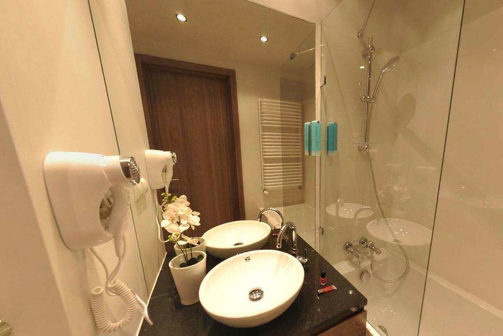 Oxygen Apartment