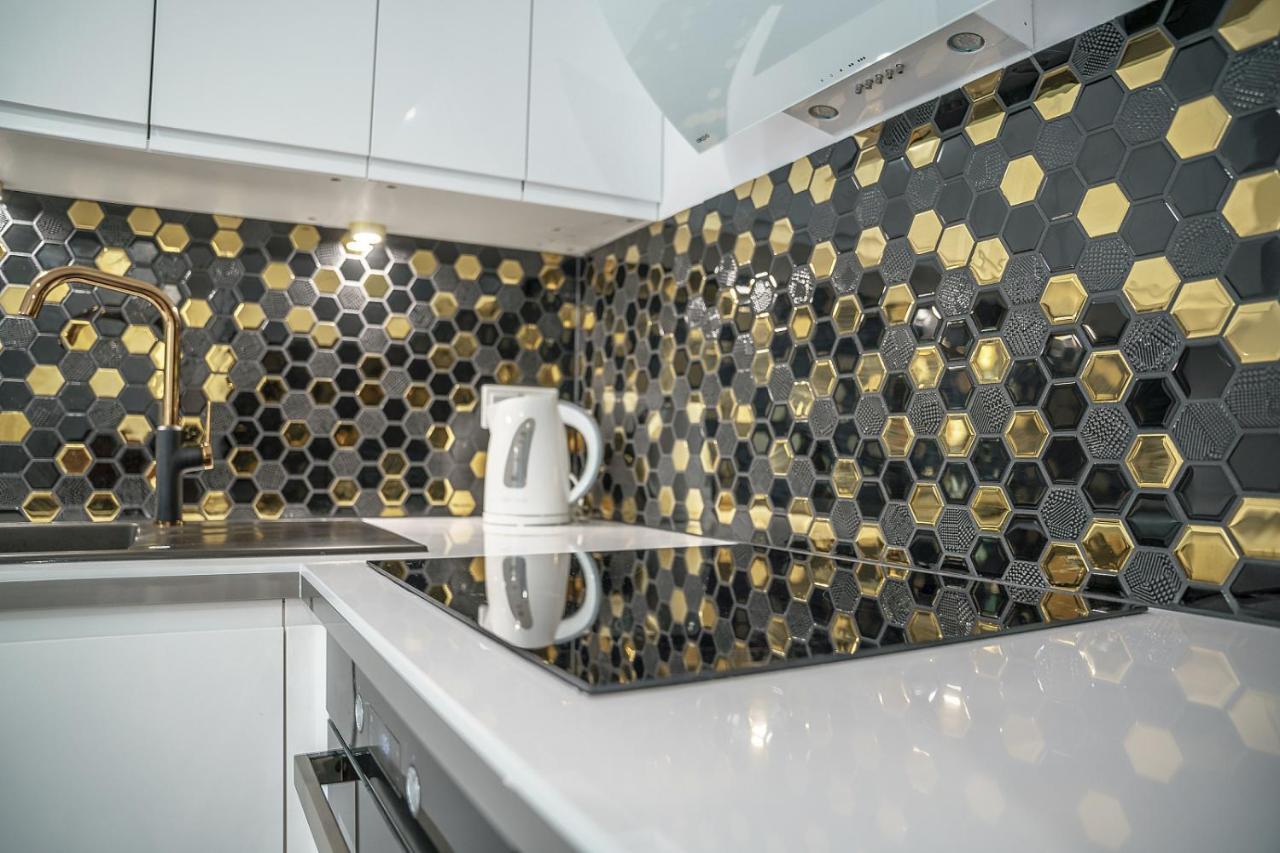 Apartment Cozy And Spacious-golden Apartment-city Center&s42