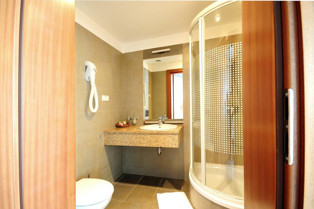 Bed & Breakfast Rezydencja Belweder Klonowa Warsaw