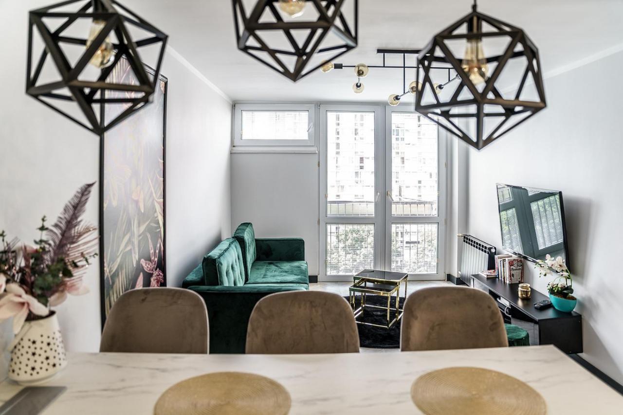 Modern And Stylish- Golden Apartments- Center&g30