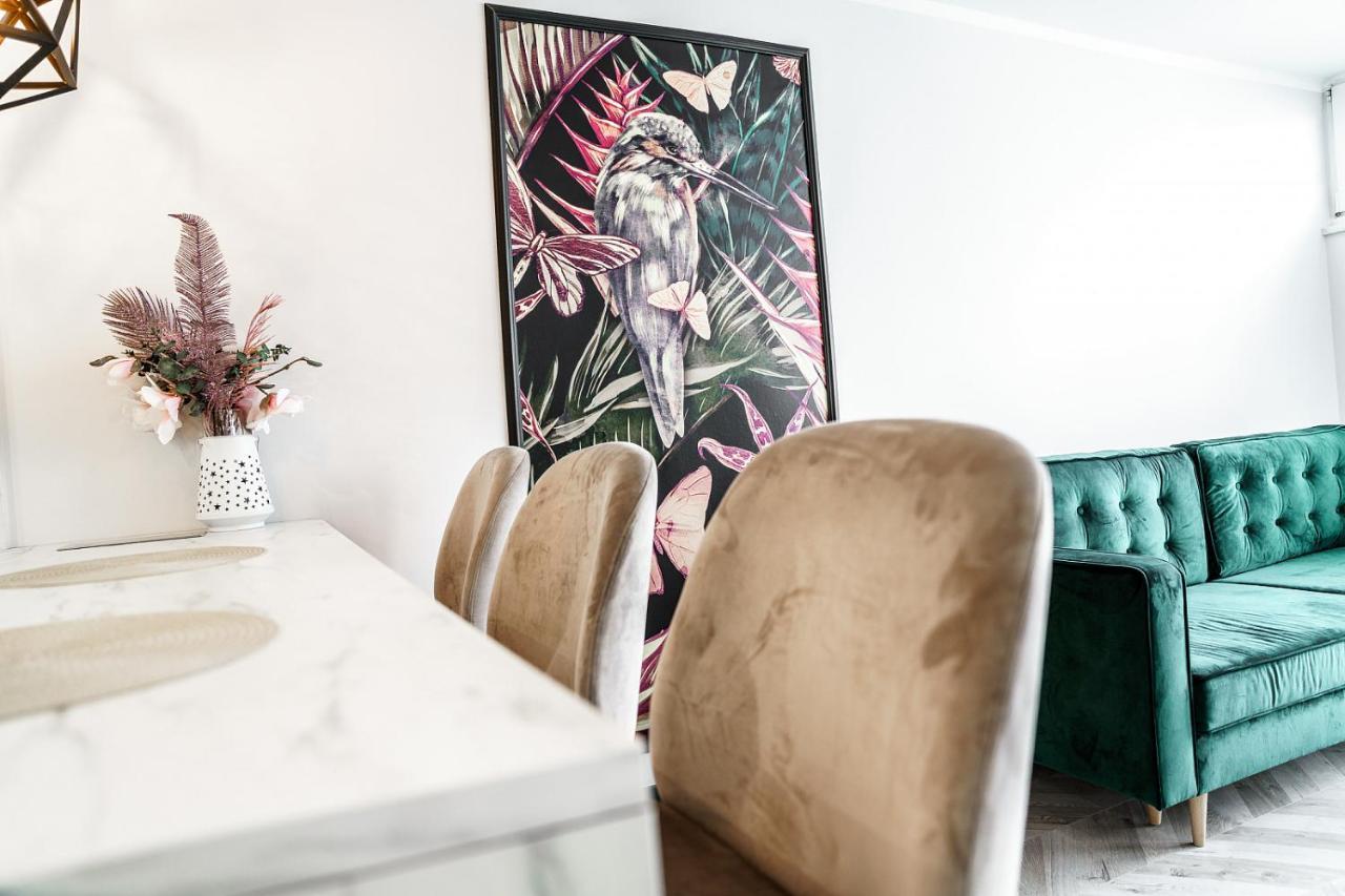 Modern And Stylish- Golden Apartments- Center&g30