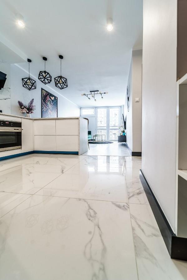 Apartment Modern And Stylish- Golden Apartments- Center&g30 *