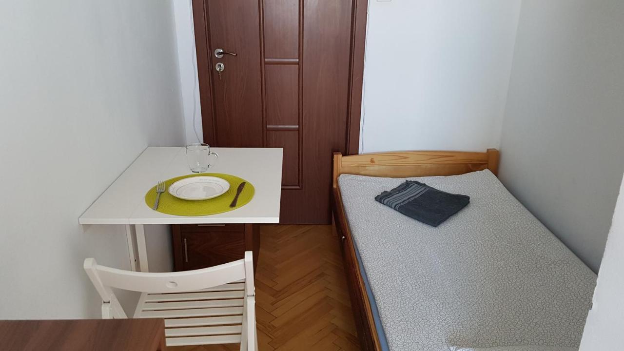 Niebieski Meander Blisko Metra Nhà trọ *