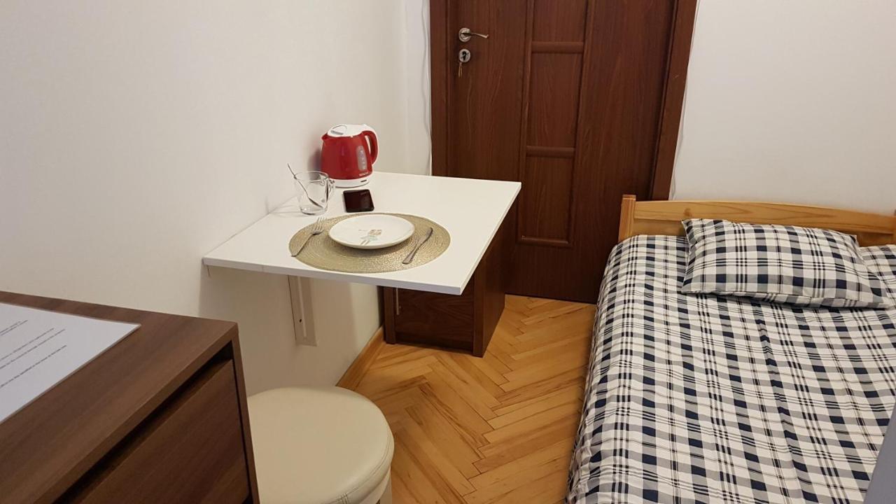 Nhà trọ Niebieski Meander Blisko Metra *