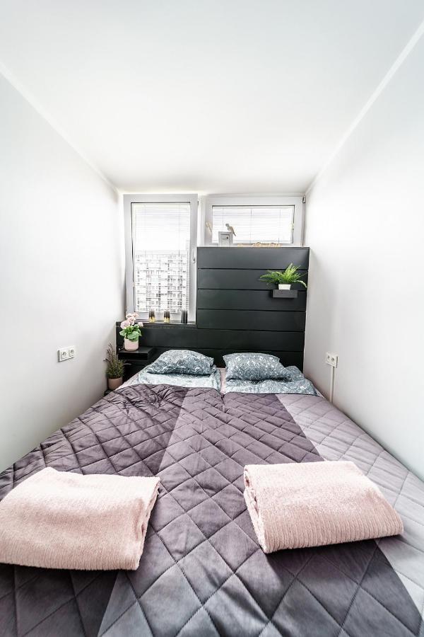 Modern And Stylish- Golden Apartments- Center&g30 Apartment