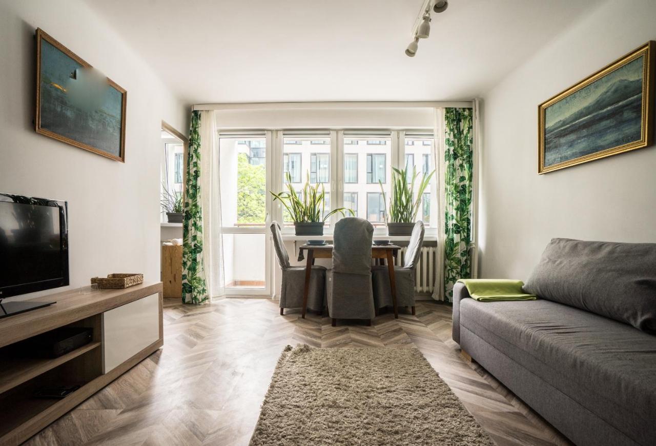 Oomph Apartment *