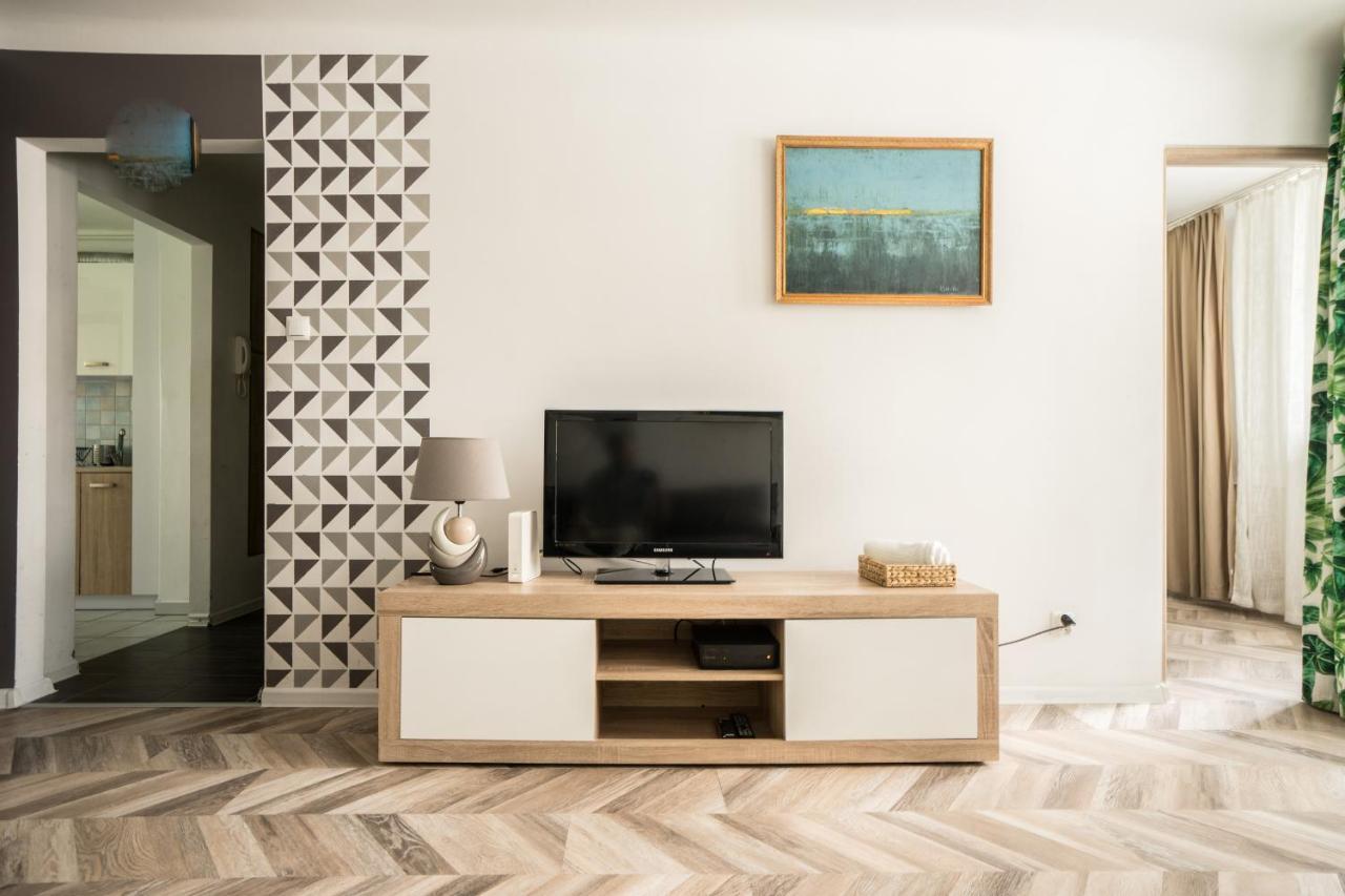 Oomph Apartment Warsaw