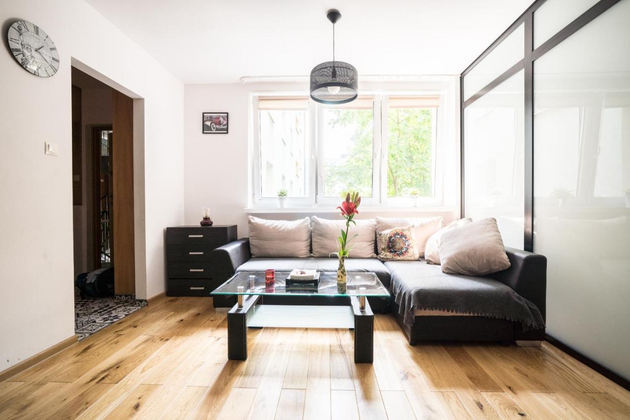Oomph Apartment *
