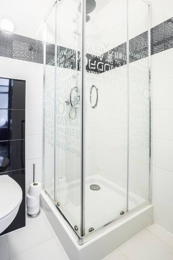 Oomph Apartment Warsaw