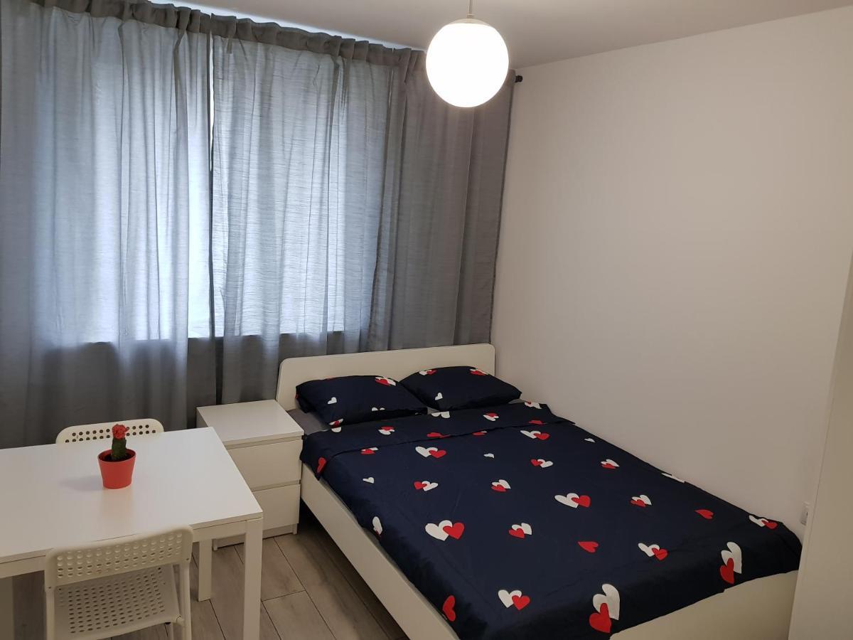Mirrorroom Pl Airport Warschau