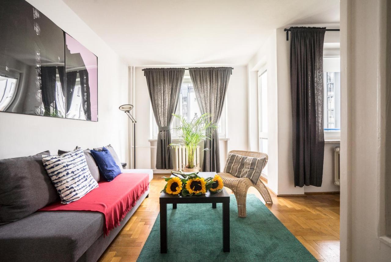 Oomph 3-bedroom Flat Apartment Warsaw