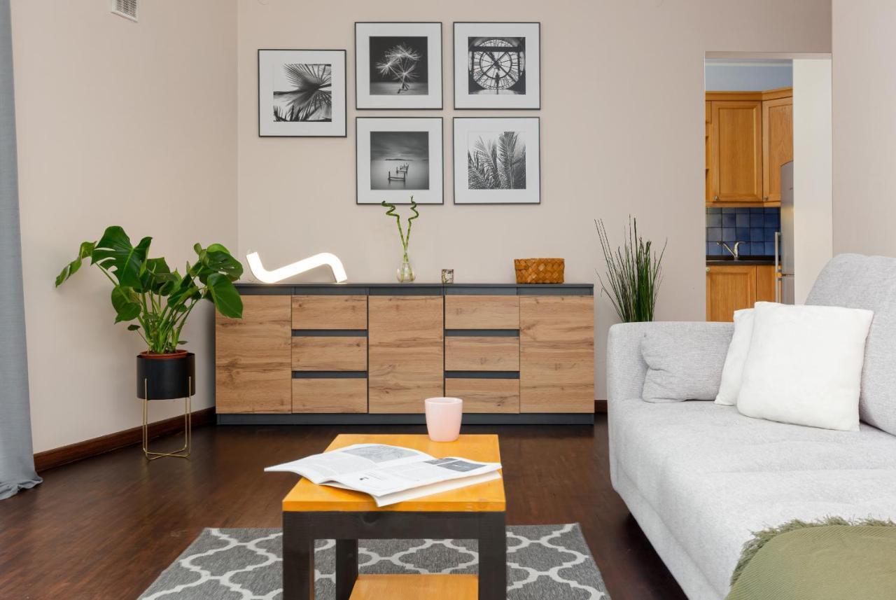 Wola Banderii By Renters Apartamento Varsóvia
