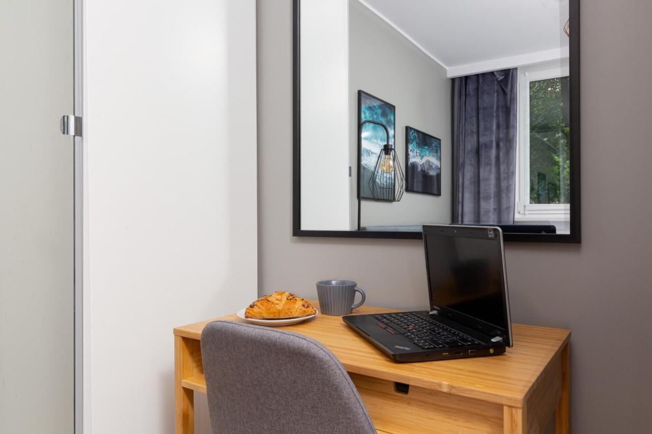 Apartamento Beautiful Two-bedroom Bielany By Renters