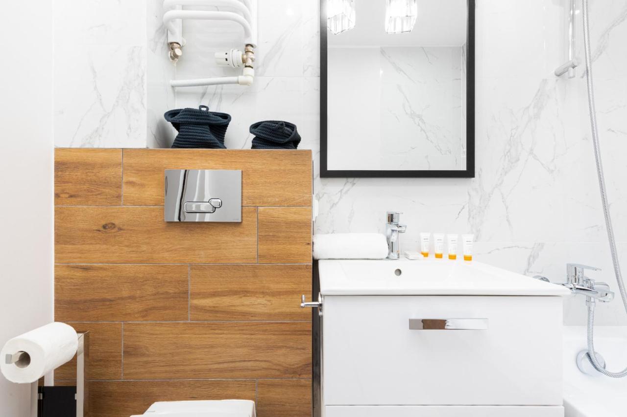 Beautiful Two-bedroom Bielany By Renters Căn hộ *