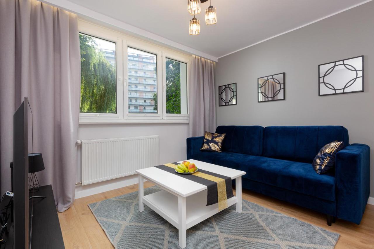 Apartamento Beautiful Two-bedroom Bielany By Renters