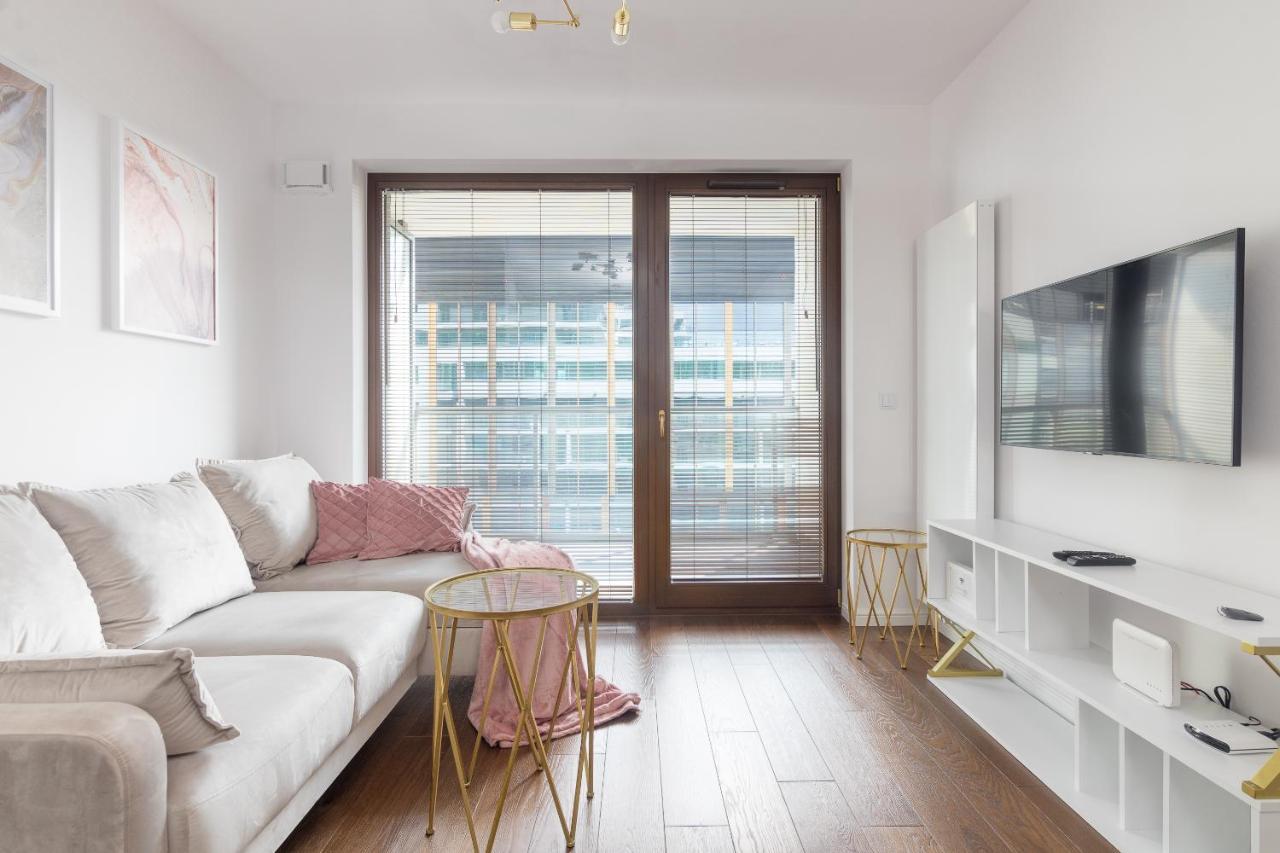 Burakowska Pastel Elegant Apartment Warsaw