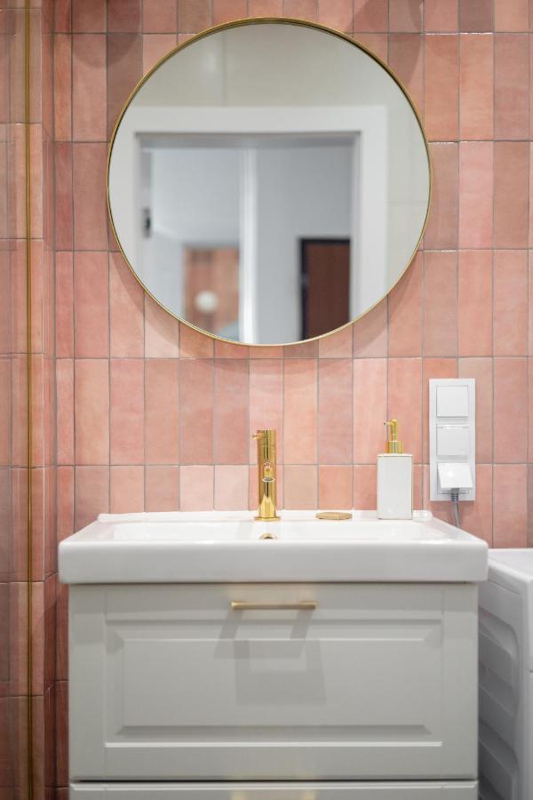 Burakowska Pastel Elegant Apartment