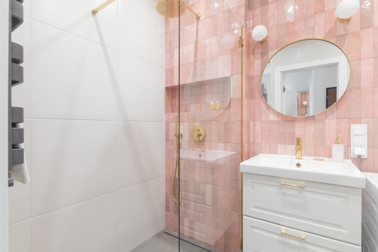 Burakowska Pastel Elegant Apartment