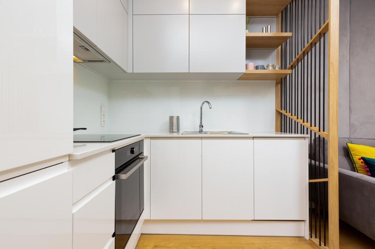 Apartment Center Grzybowska By Renters Prestige
