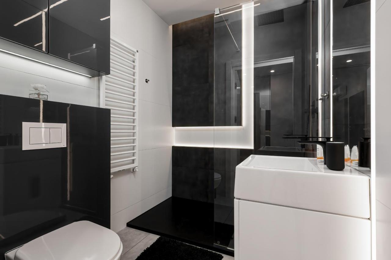 Center Grzybowska By Renters Prestige