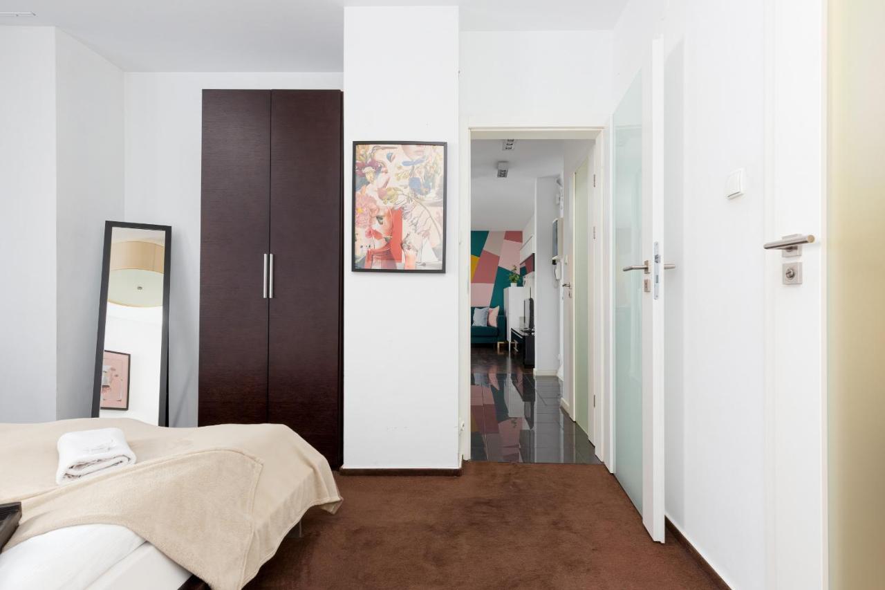 On Wspolna Str. By Renters Apartment Warsaw