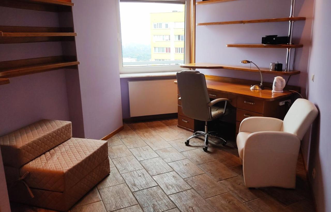 1 Apartment *