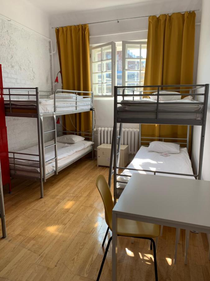 Hostel New World St And Private *