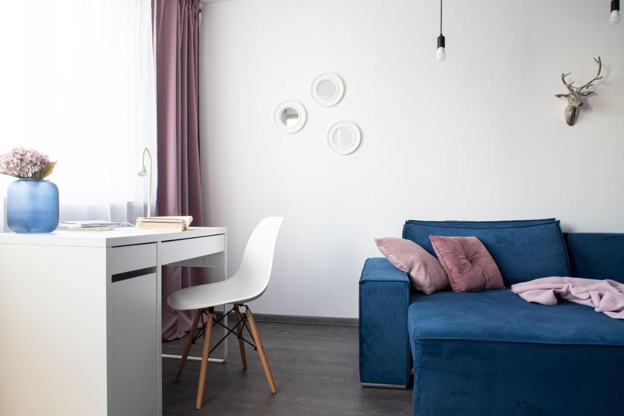 Wlochy Ratusz Lovely Apartamento *