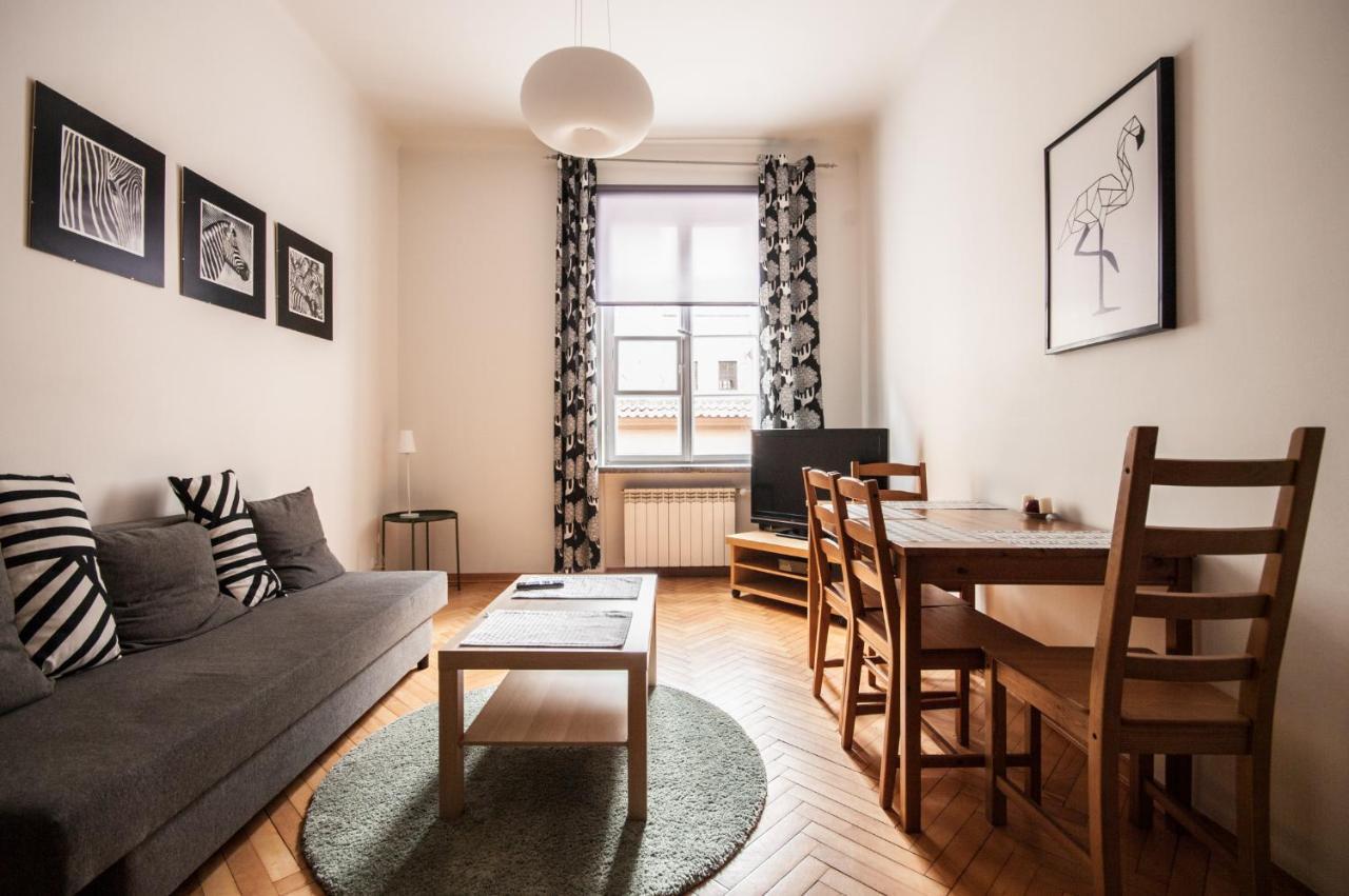 Elegant Old Town Market Apartment