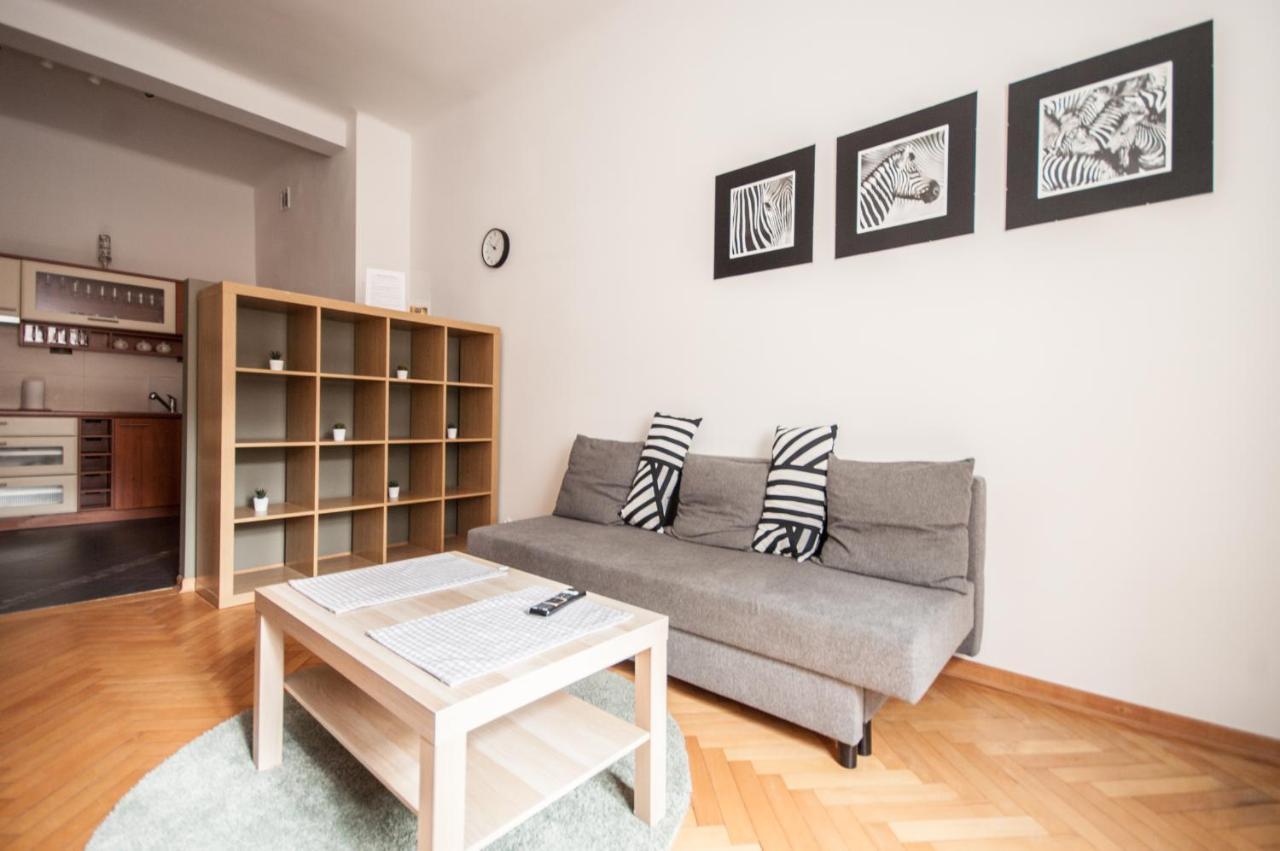 Elegant Old Town Market Apartment *